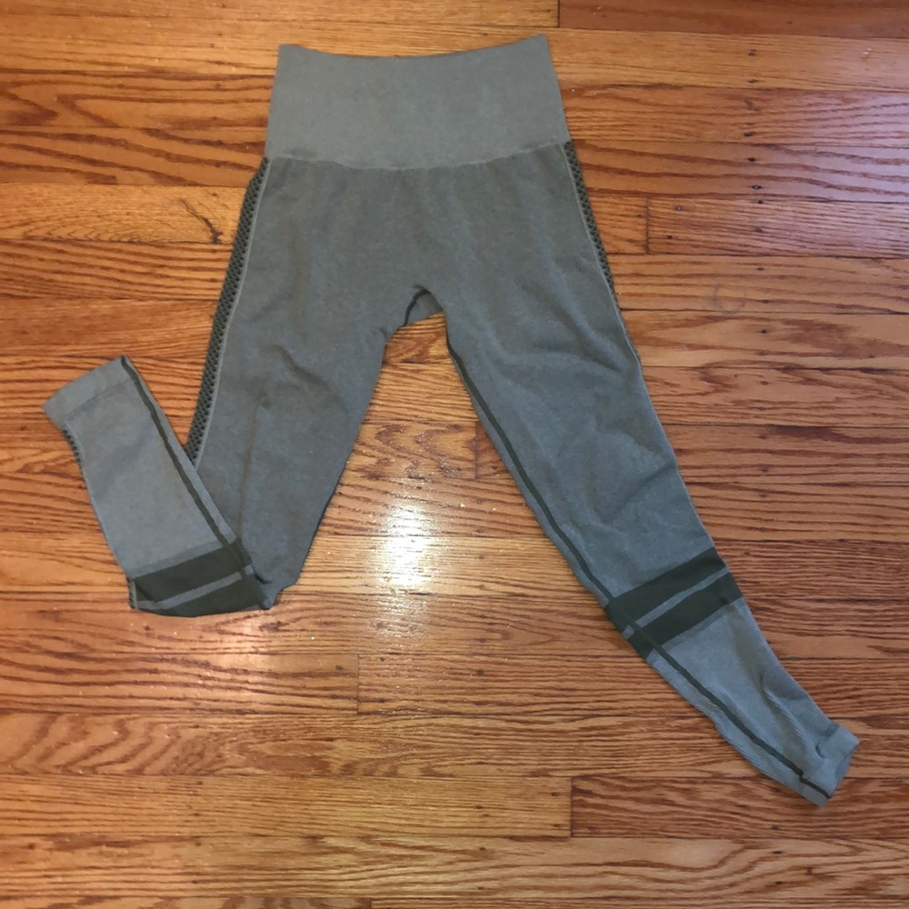 BOMBSHELL LEGGING